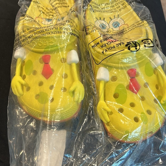 SpongeBob Crocs - Picture 2 of 3